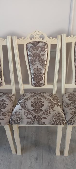 Стулья для гостей