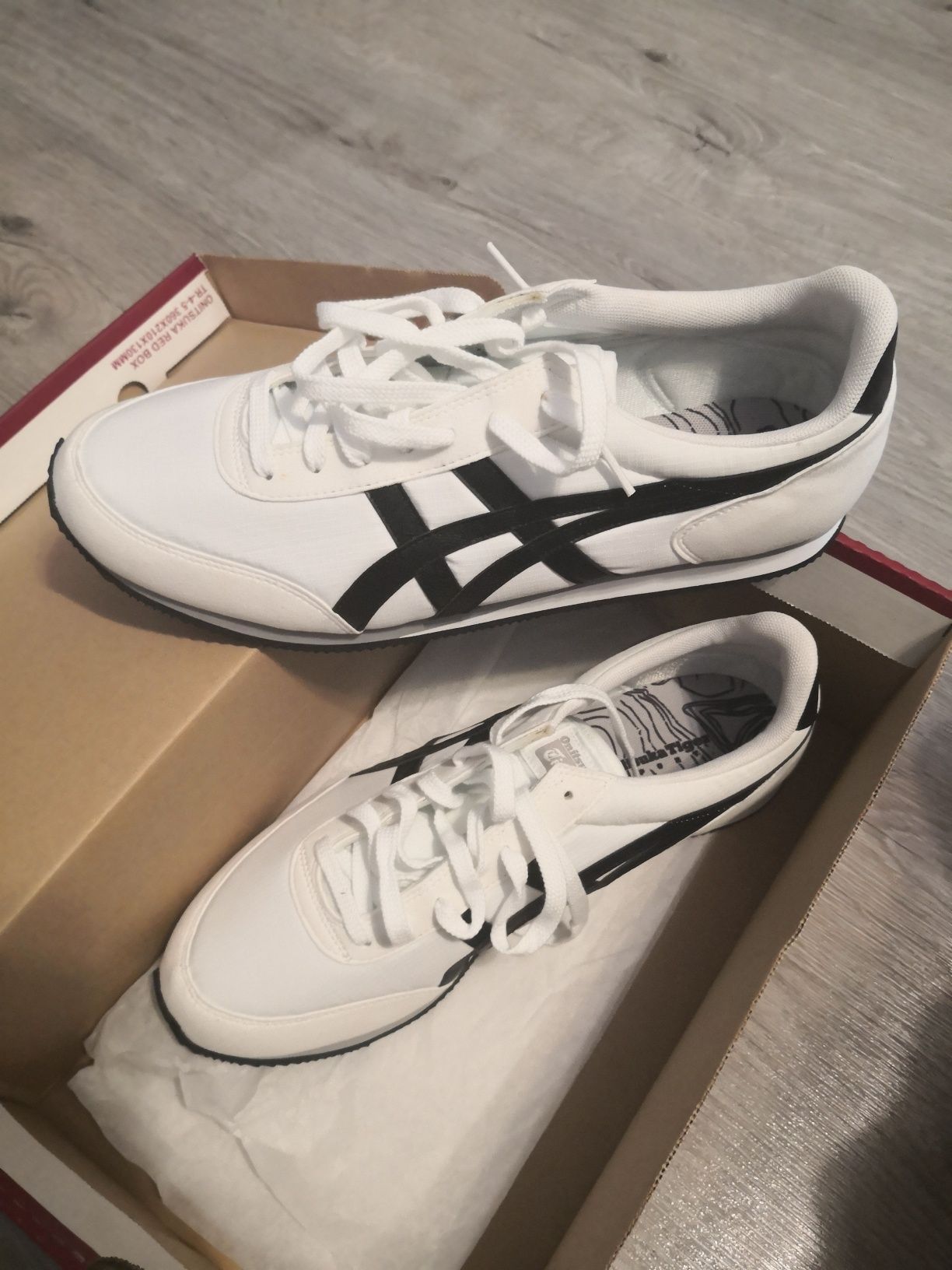 Adidasi Onitsuka Tiger Asics