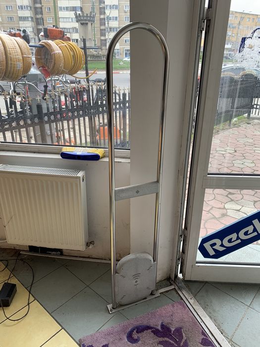 Sistem complet antifurt haine Syntex. Porti antifurt magazine