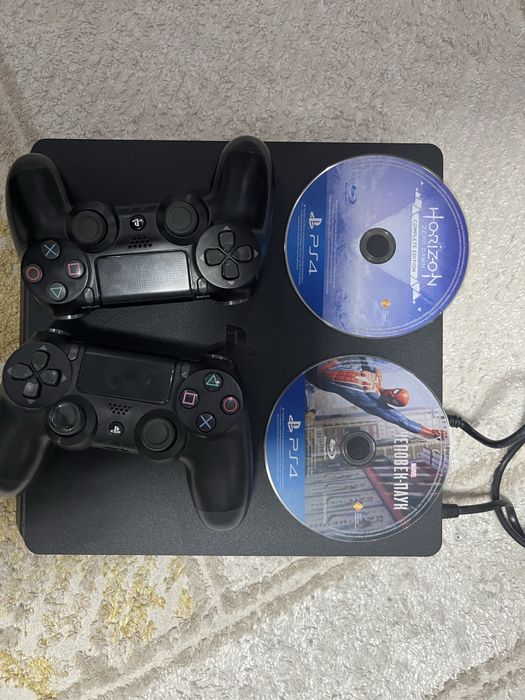PlayStation 4 slim