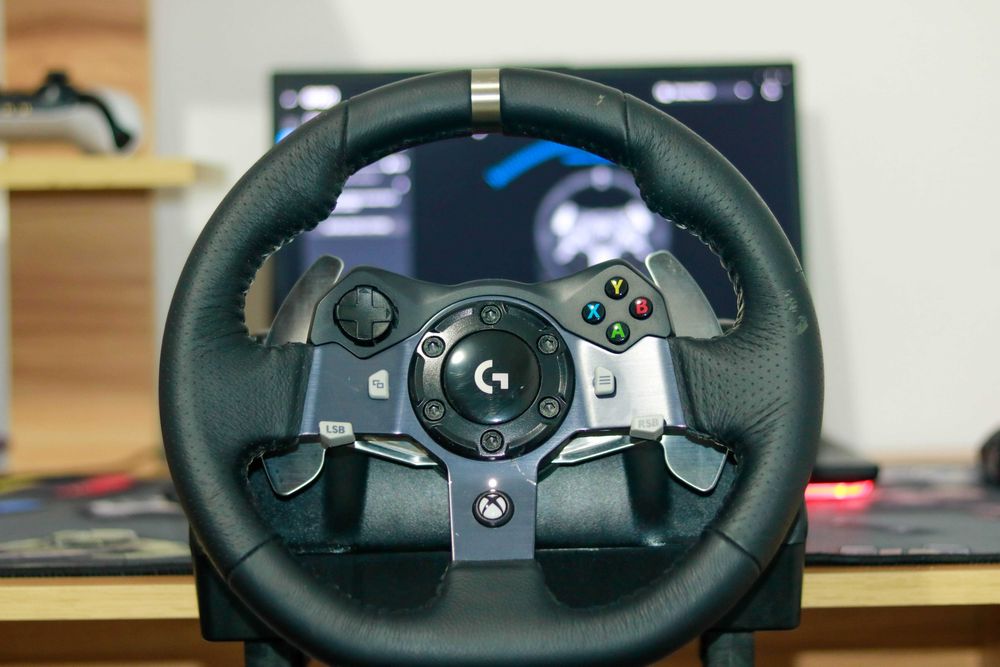 Vând volan de gaming Logitech G290 pentru PC si Xbox