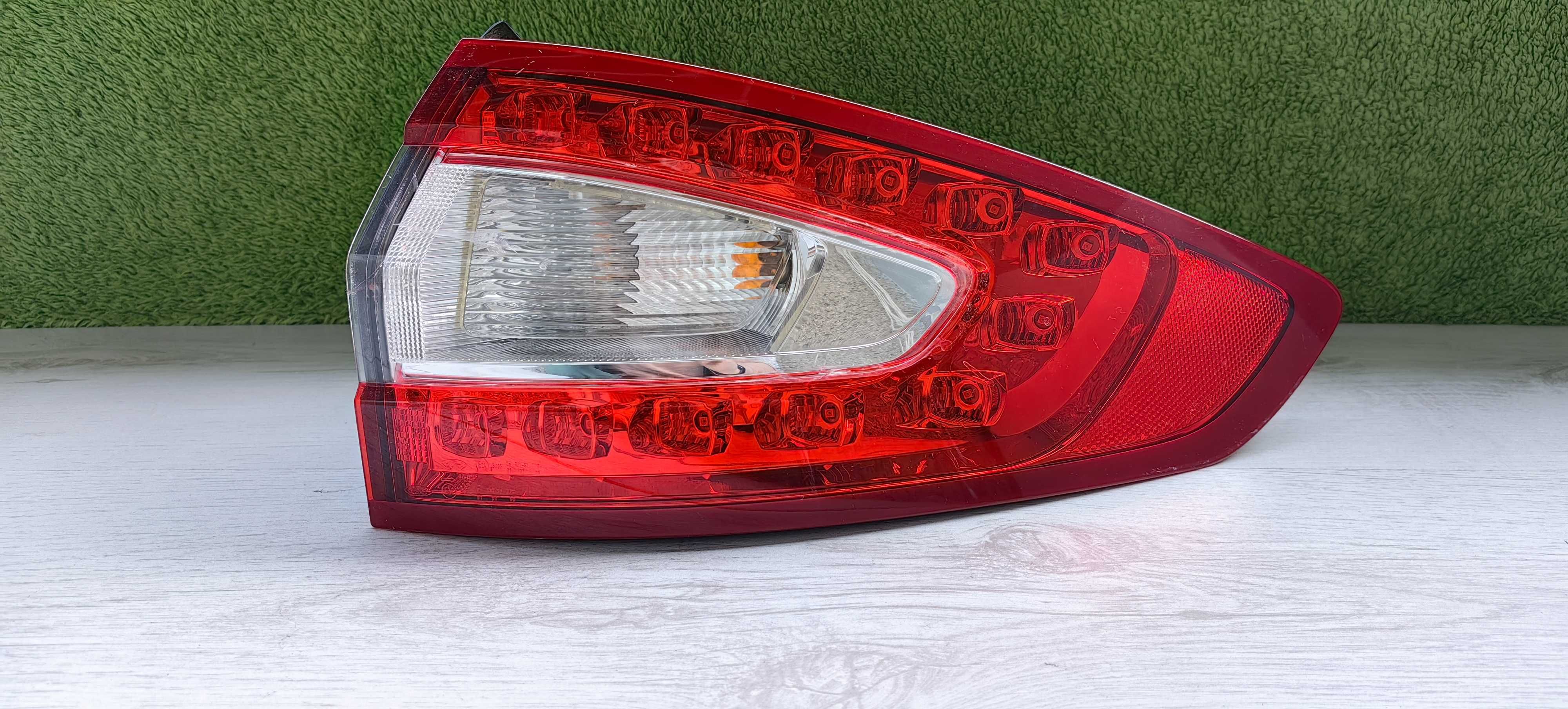 Десен стоп за Ford Mondeo 5 Combi LED / Форд Мондео V Комби ЛЕД