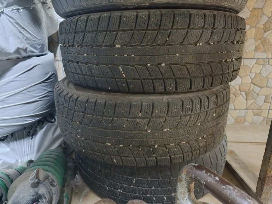 Шины зимние  15 размер