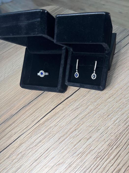 Золотое кольцо, серьги с бриллиантами и сапфиром (комплект)