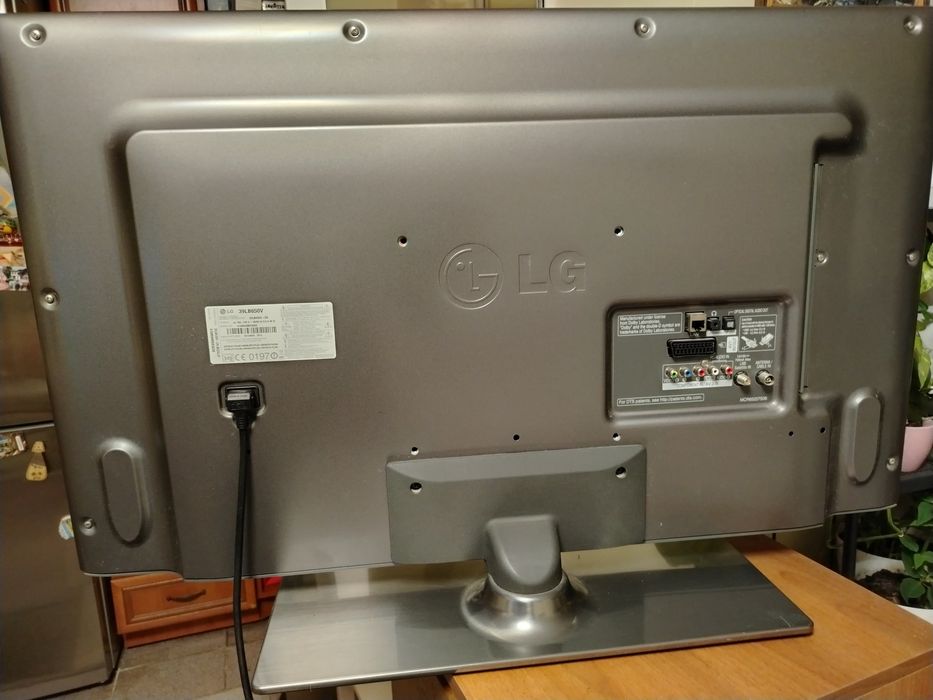 SMART LED телевизор LG 39 инча, FullHD, 3D