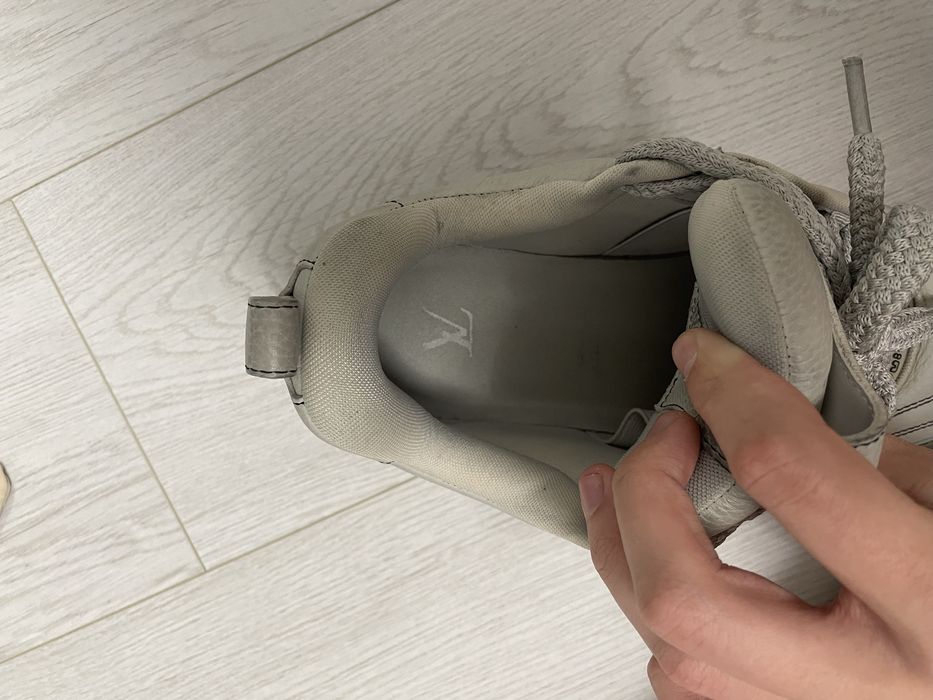 Louis Vuitton skate v2 gri piele