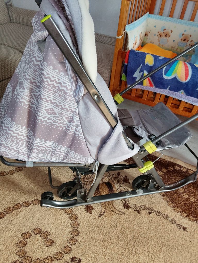 Продам санки коляску