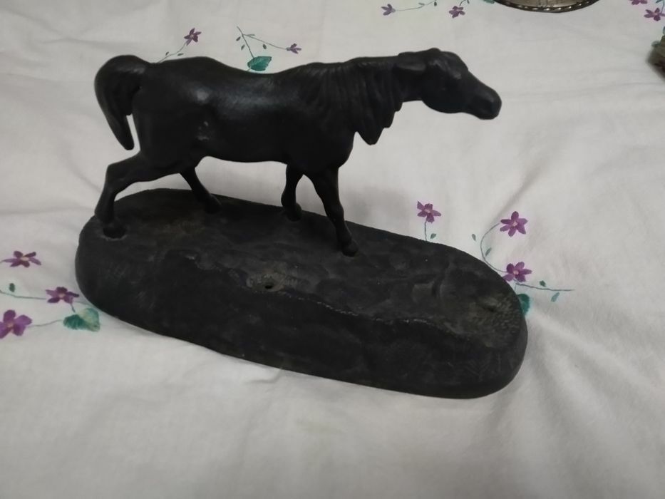 Статуэтка чугунная. Тарелка декоративная Египет. Пепельница.