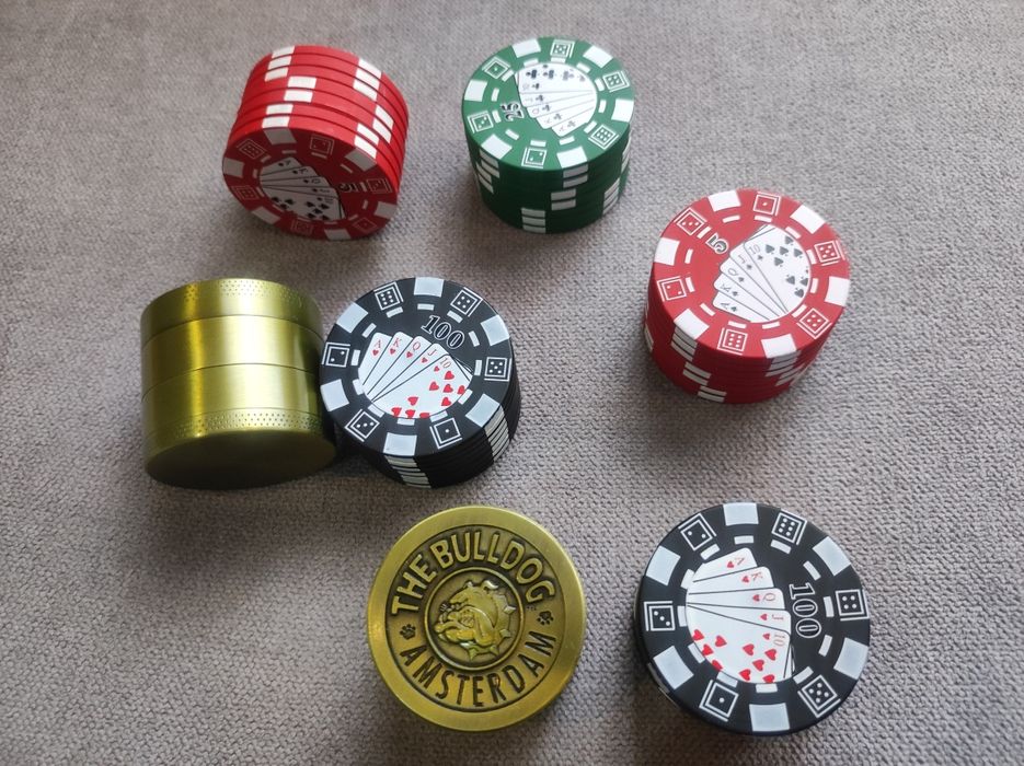 Гриндер /грендер/ grinder /мелничка за тютюн