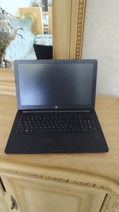 Ноутбук HP. Windows 10, батарейка держит.