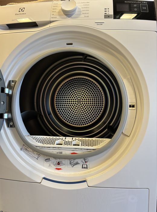 Vand masina de uscat haine Electrolux