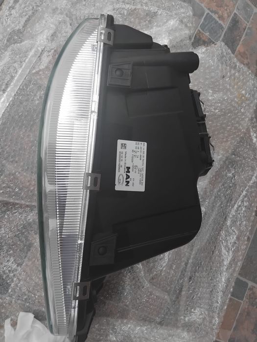 Far man TGX cu xenon