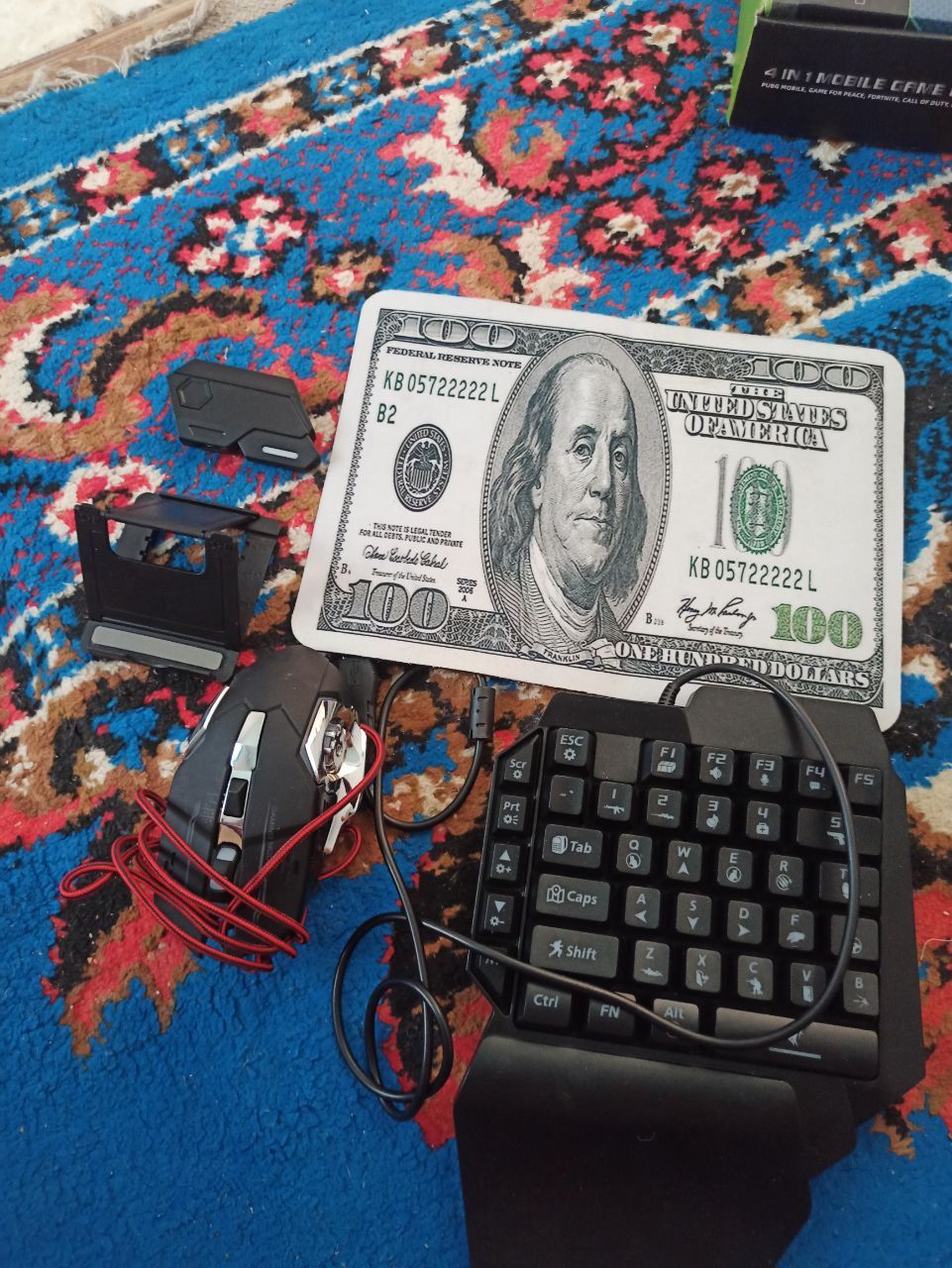 Продаю очки , игровой набор для телефона, и роутер российский