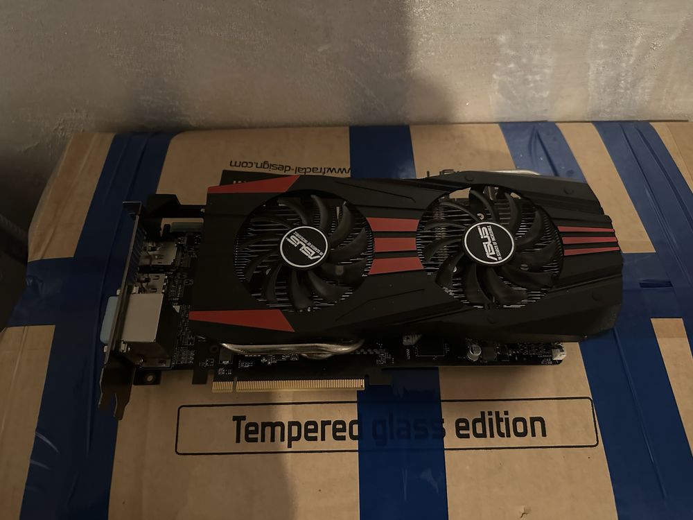 Продавам ASUS DirectCU II Radeon R9 270X 4GB GDDR5