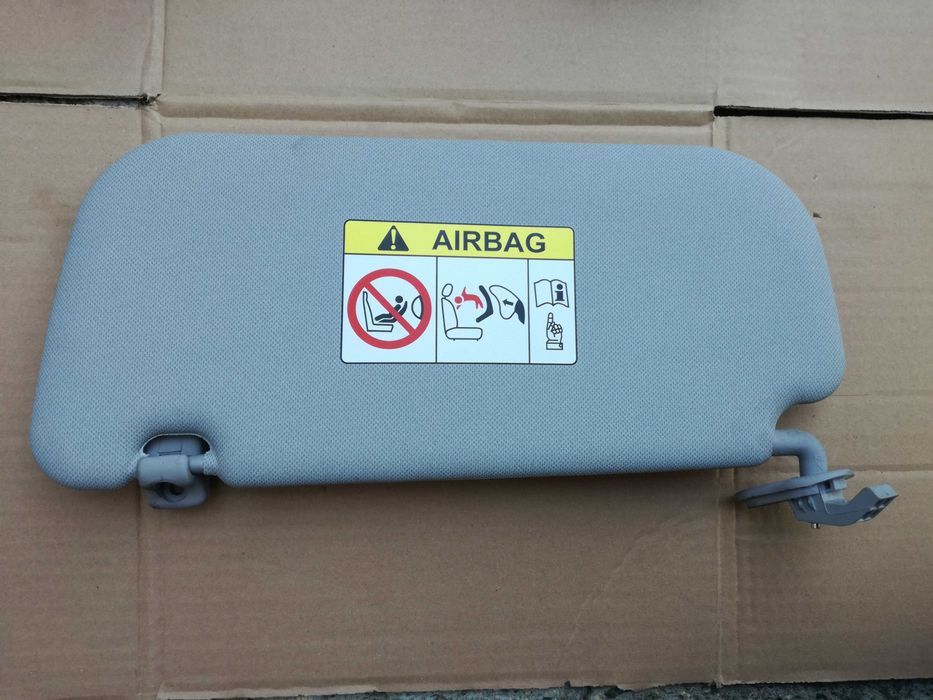 Hyundai i10/ Хюндай и10 десен сенник/ колонки/ тон колони