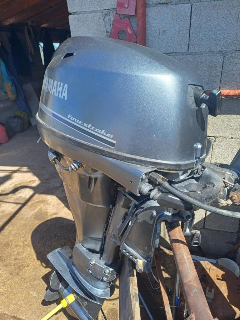 Продава извънбордов двигател YAMAHA