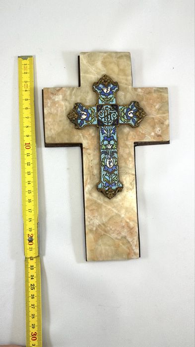 Deosebita Cruce veche bronz si email crucifix pe piatra vintage