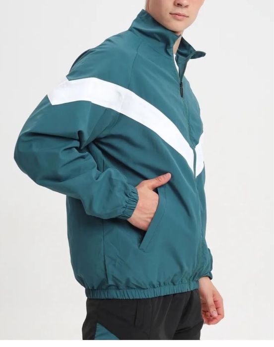 Спортивка асты үстімен