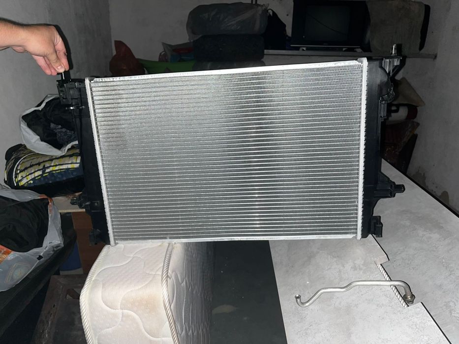 Продам радиатор на машину