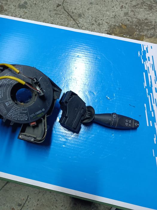 Maneta dreapta acționare ștergător Ford Mondeo mk3 2003