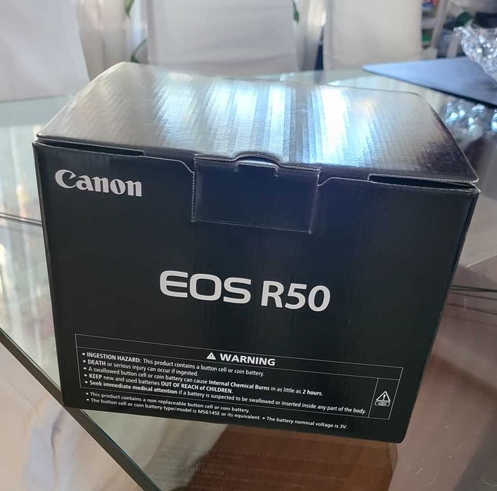 Canon EOS R50 body nou in garantie