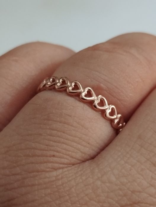 Inel bandă de inimi Pandora original