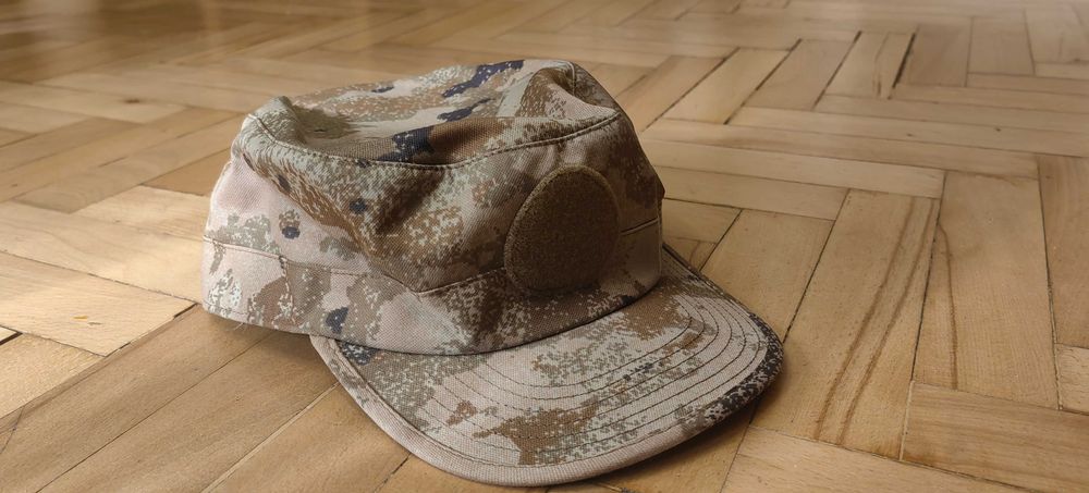 Камуфлажна шапка на китайската армия (НОАК) в разцветка Гоби