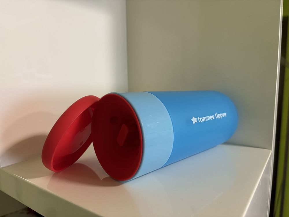 360 градуса неразливаща се чаша за приучаване на бебе Tommee Tippee