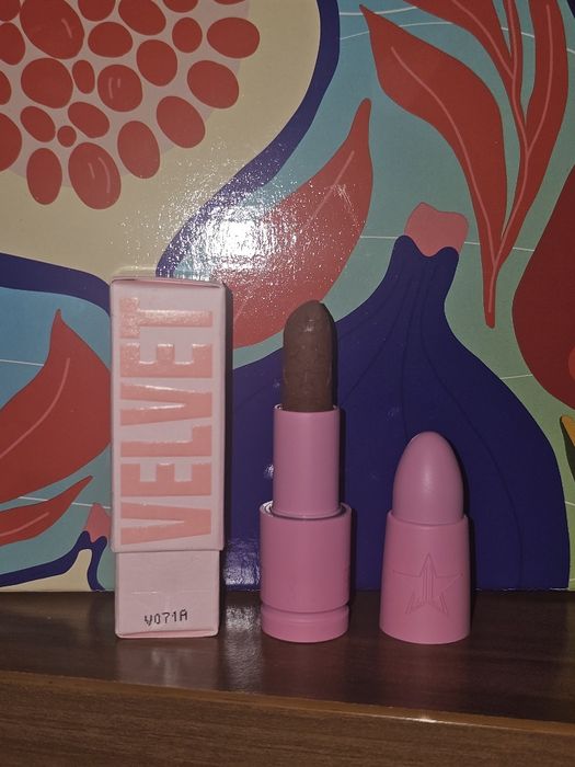 Jeffree Star “Velvet Trap” – тон Celebrity Skin | Нов