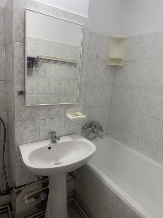Apartament cu 4 camere în zonă centrală