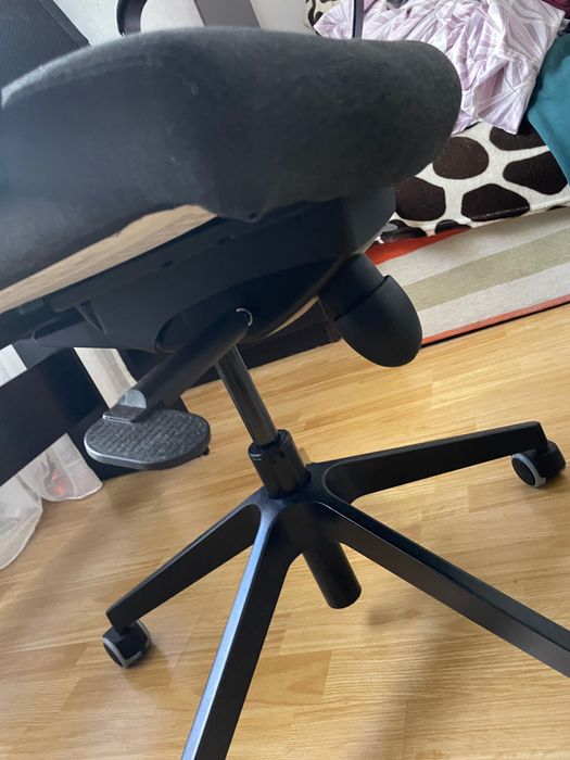 Scan de birou Ikea Markus Rotativ