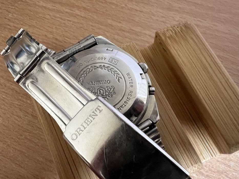 Часовник Orient crystal triple gold star