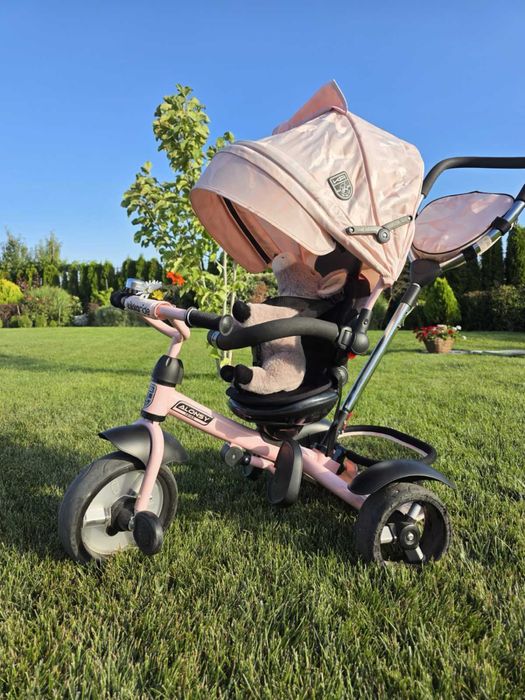 KIKKA RIDE Триколка със сенник и въртяща се седалка 3в1