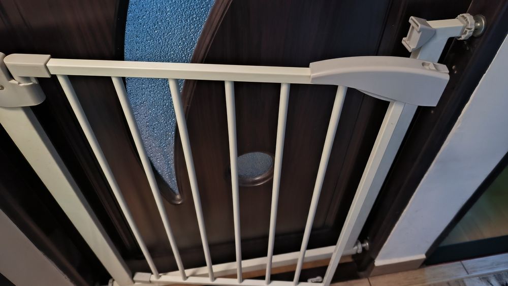 Vând poarta siguranță pentru caini