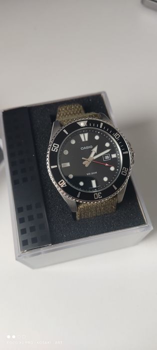 Casio MDV-107 Duro и Lorus Chronograph