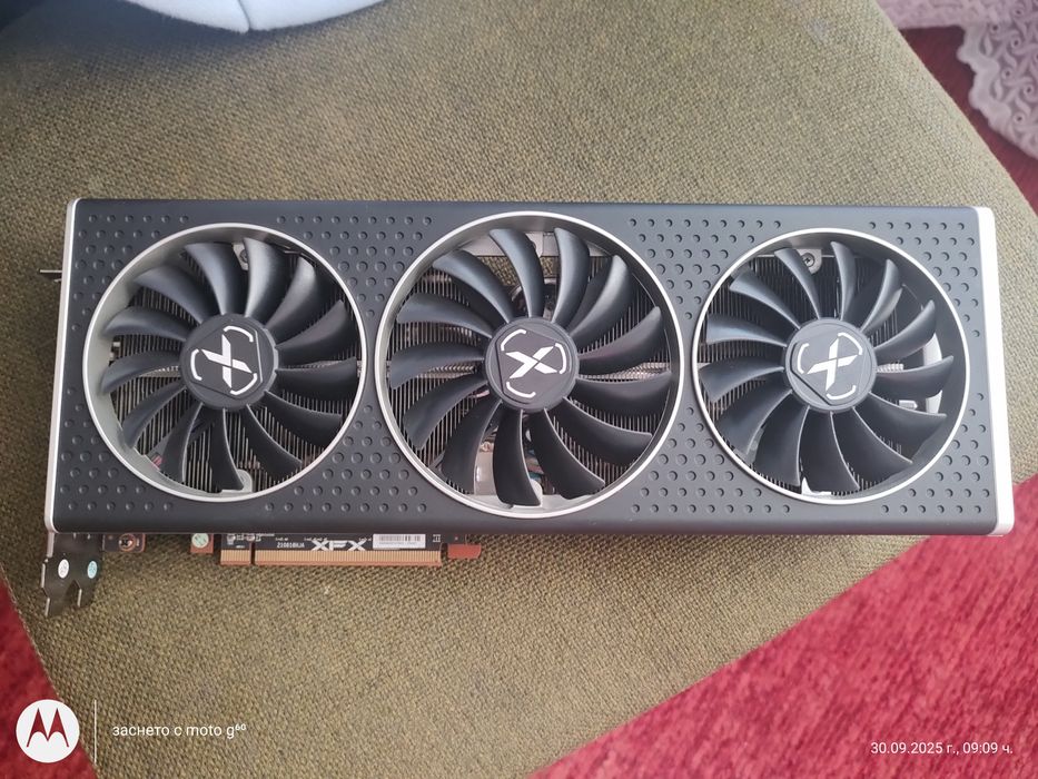 Продавам Видеокарта XFX Radeon RX6700XT