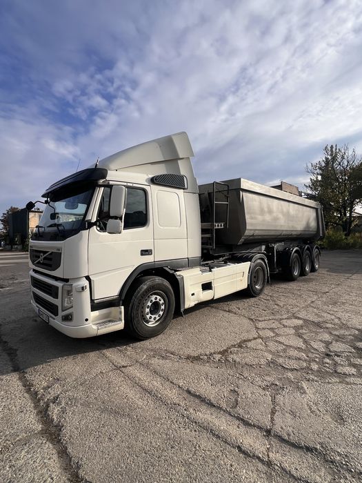 Ansamblu basculabil Volvo FM EEV si semiremorca Schmitz SKI-24