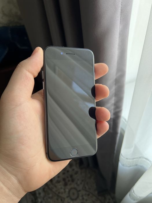 Продам айфон 8/64