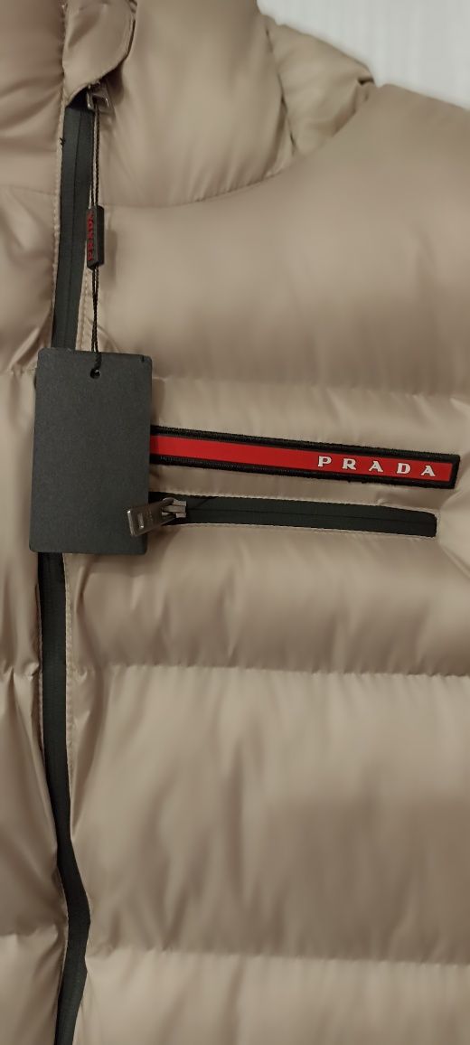 Якета Prada L, ново