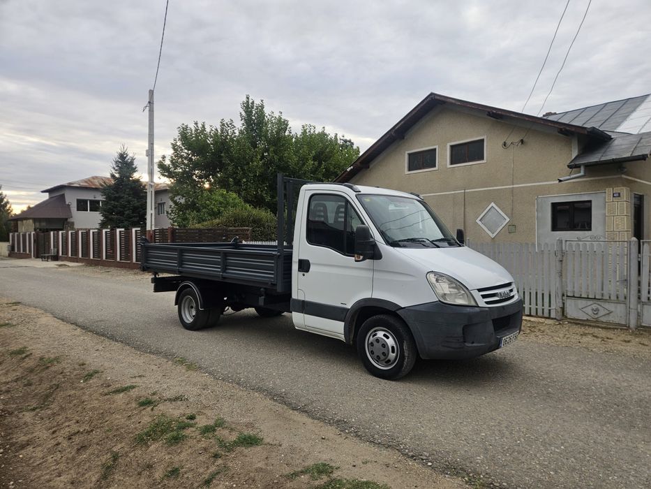 Iveco basculabil pe trei parti