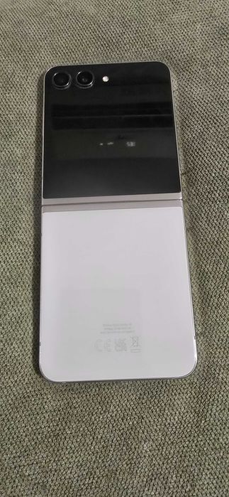 Samsung Galaxy Z Flip5