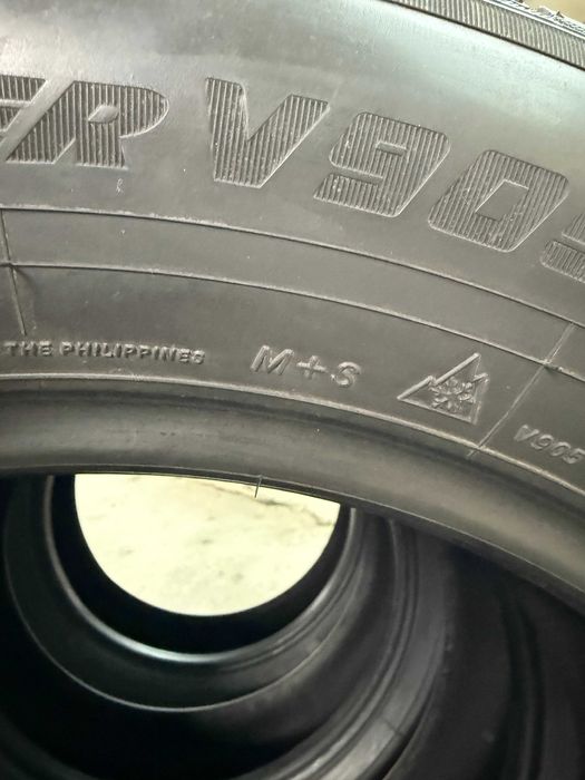 Set de anvelope de iarnă Yokohama 225/60/R18