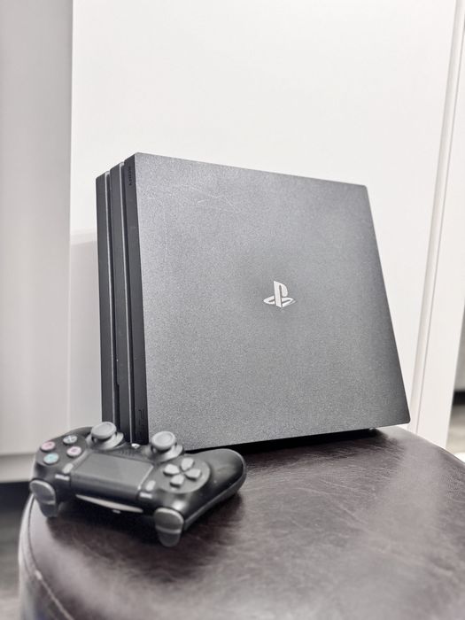 Vand PS4 Pro 1TB