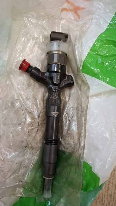 Форсунка топливная. Тойота хайлюкс