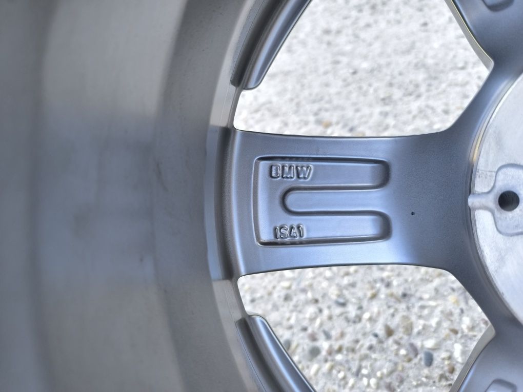 Style 875 17 цола джанти с гуми за BMW X1 U11 U12 и X2 U10