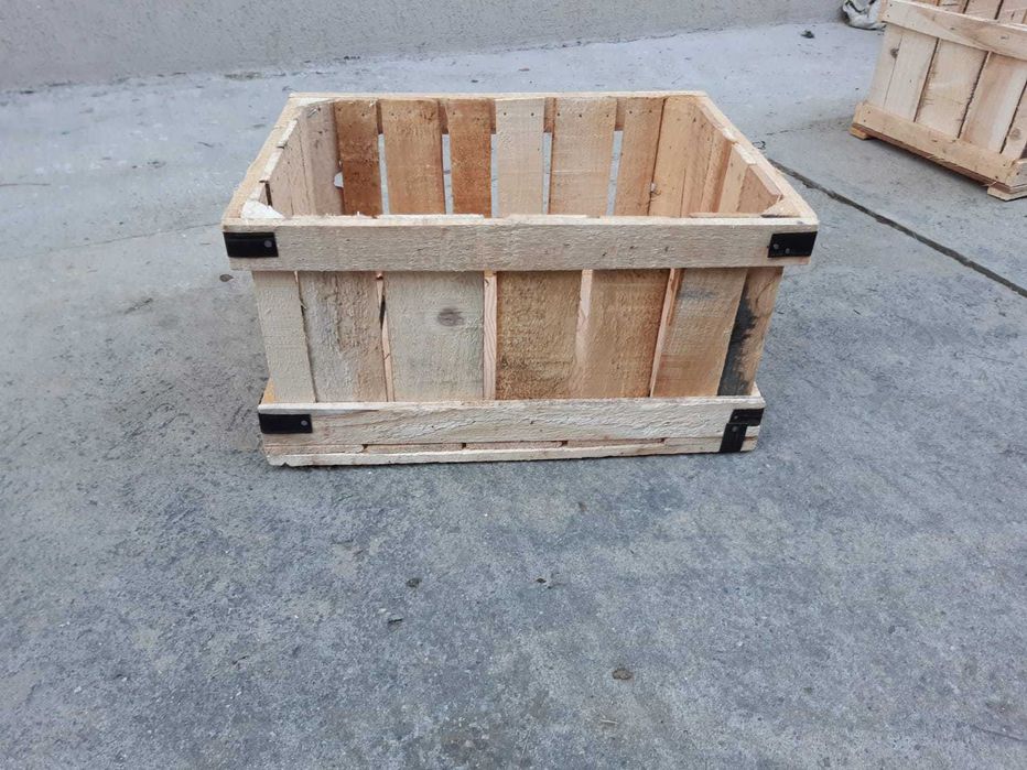 Ladite de fructe din lemn diferite dimensiuni