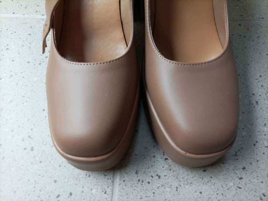 Pantofi Cropp, cu platforma si toc, bej, mar.41