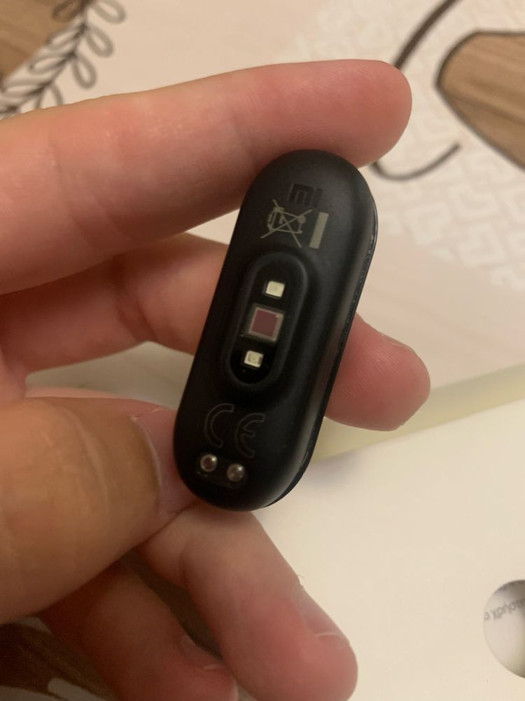 Фитнес гривна - Xiaomi Mi Band 4