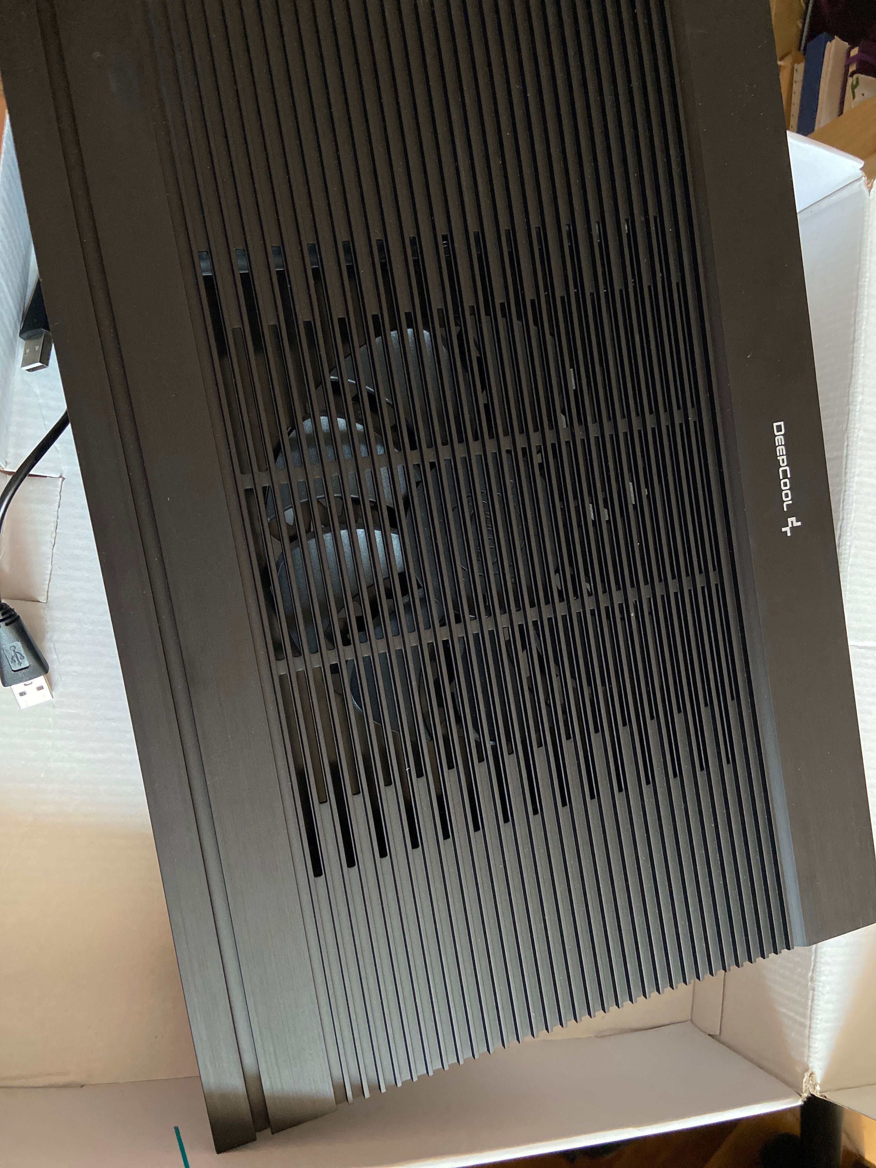 Охлаждаща поставка за лаптоп Deepcool