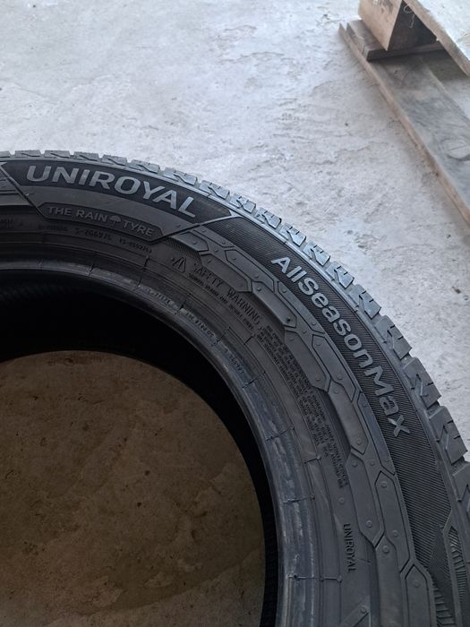 2 anvelope Allseason 215 65 r16C Uniroyal